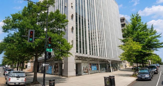 Exterior corner view of the retail space at 1901 Pennsylvania Avenue NW in Washington, DC
